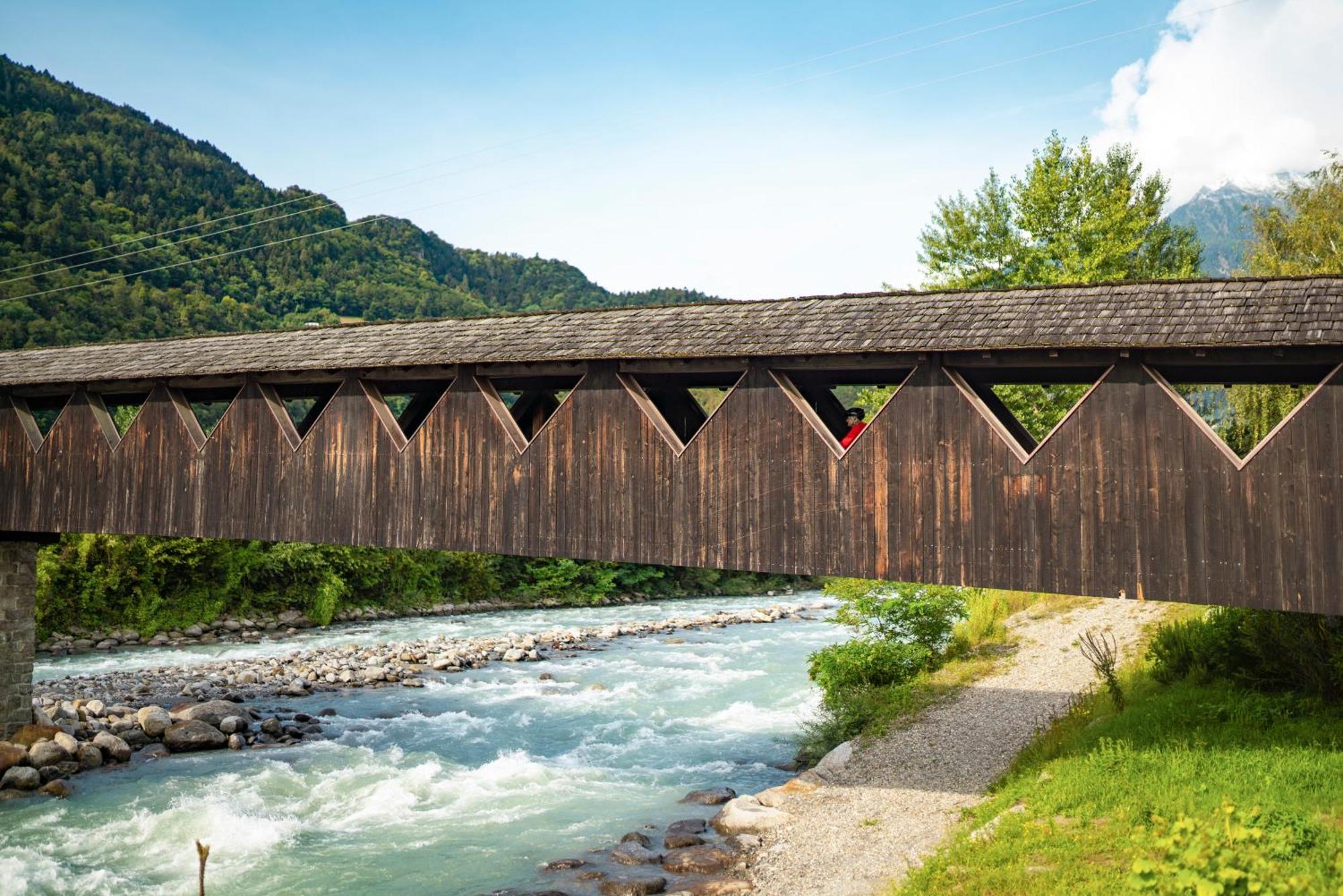 Ferienwohnungen St Hippolyt Mit Hallenbad Algund Buitenkant foto