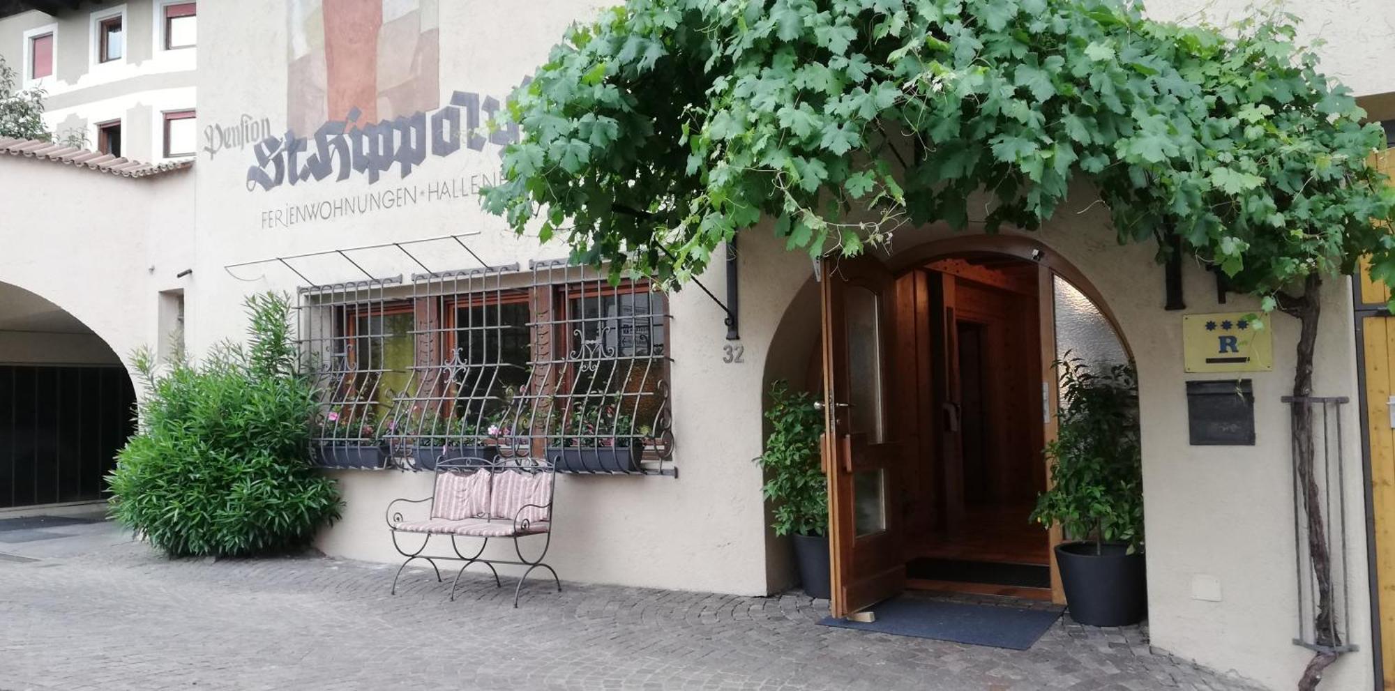 Ferienwohnungen St Hippolyt Mit Hallenbad Algund Buitenkant foto