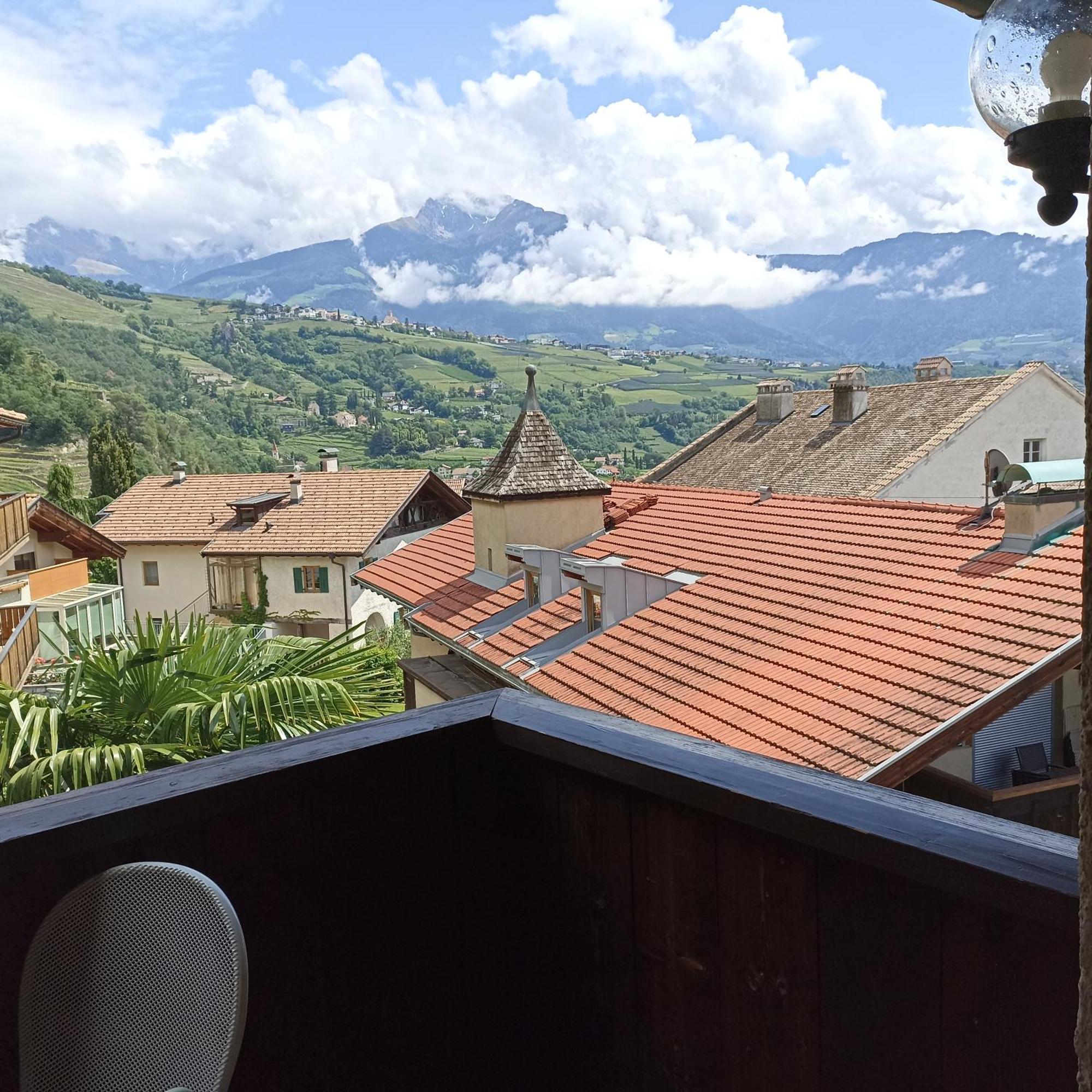 Ferienwohnungen St Hippolyt Mit Hallenbad Algund Buitenkant foto