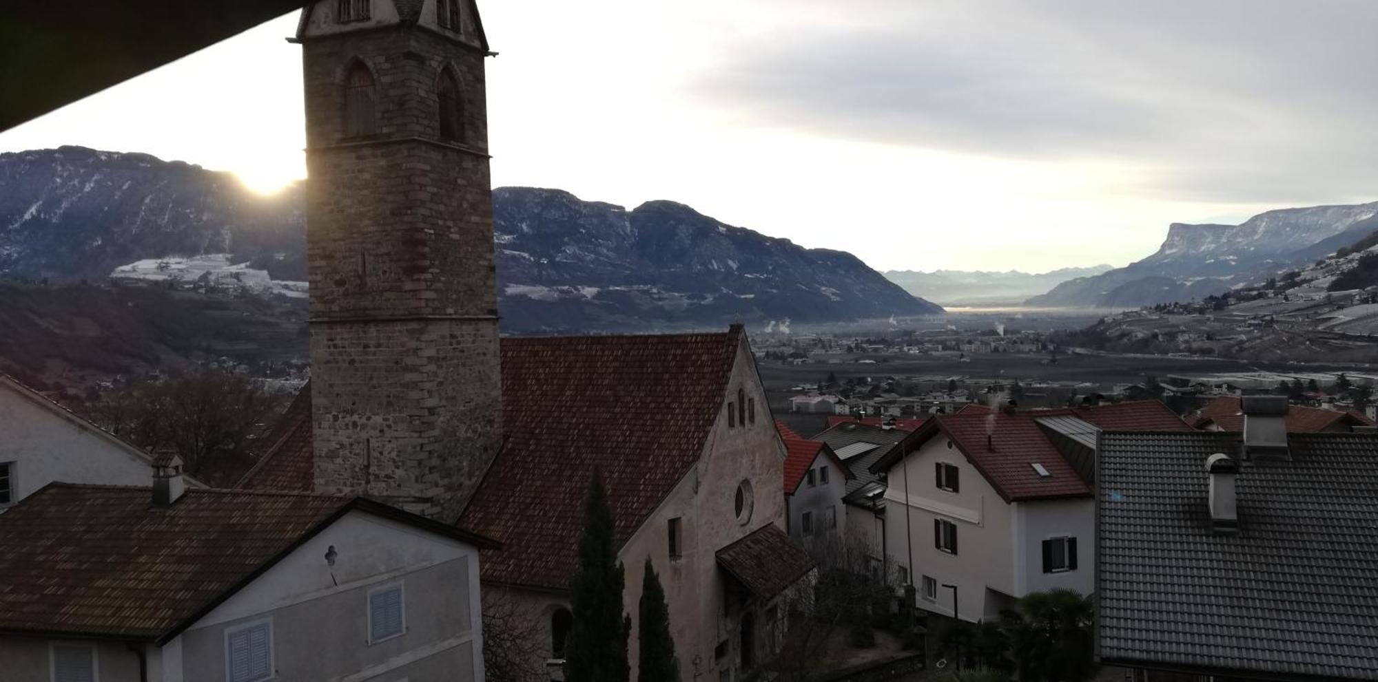 Ferienwohnungen St Hippolyt Mit Hallenbad Algund Buitenkant foto